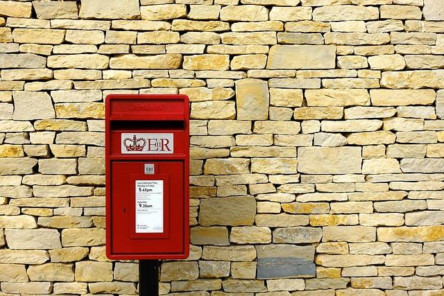 Royal Mail vs DHL: Který kurýr je lepší?