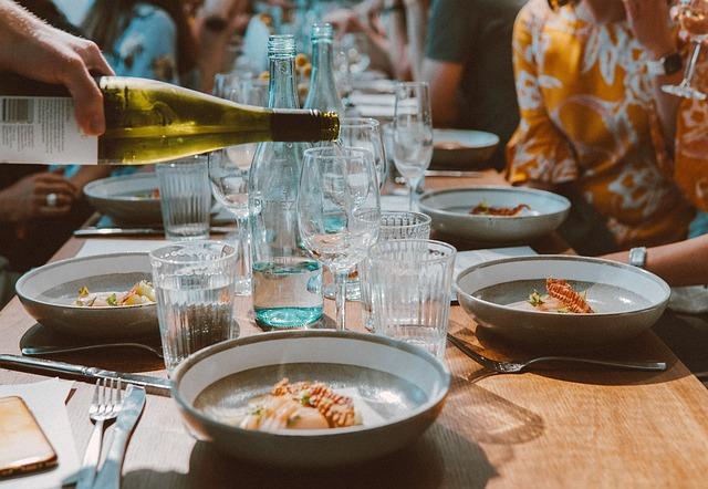 Cena a dostupnost: Která služba se vyplatí více?