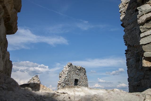 Přehled dostupných poštovních služeb v Hrušově